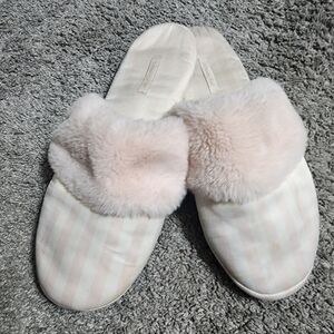 Victoria Secret Pink Slippers Size 9